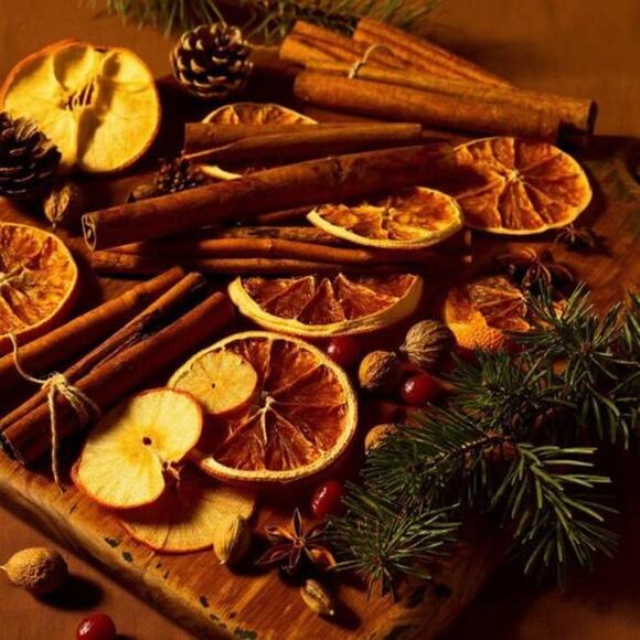 CHRISTMAS MEMORIES Holiday Stovetop Potpourri With Dried Fruit and Spices - Picture 2 of 5